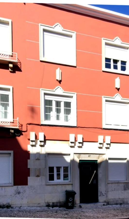 Sunny Apartment In A Typical Lisbon Neighborhood Eksteriør billede
